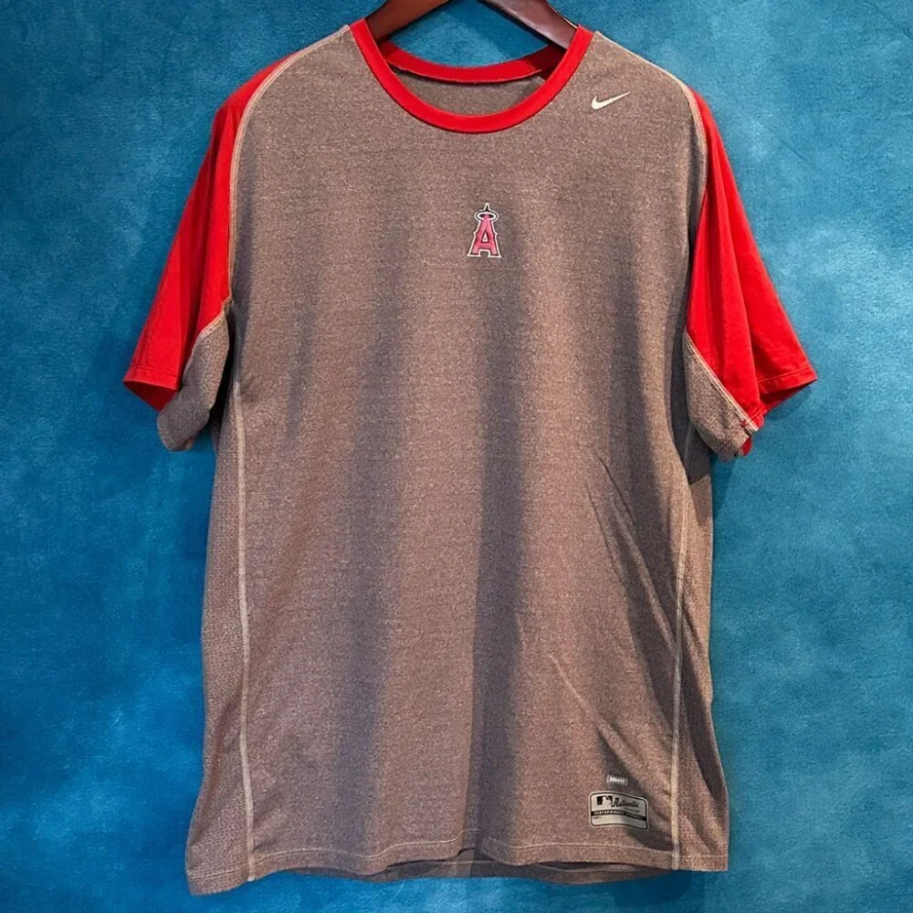 Collection of Anaheim Angels Athletic Wear (2XL)